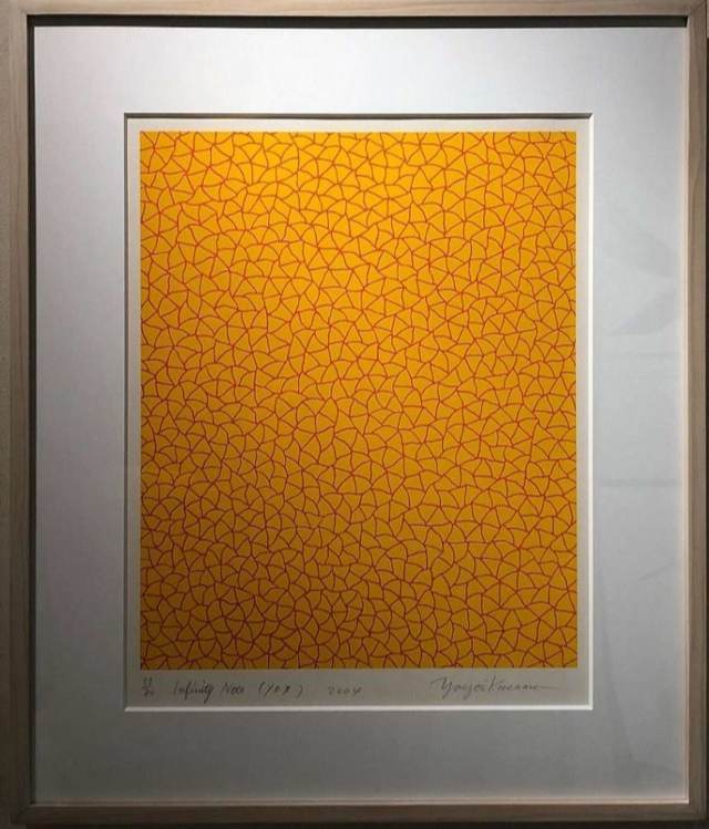 草間彌生の作品「無限の網」